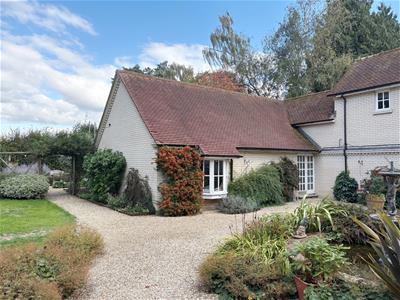 Minimum 1 bedroom properties for sale from Hillier & Wilson Estate Agents Esseborne Manor